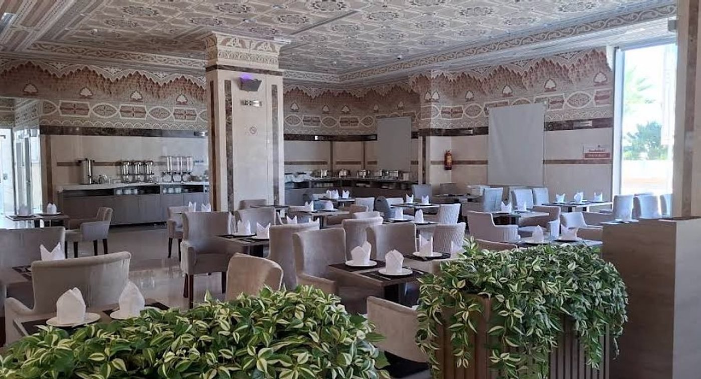 Armada Residence Café