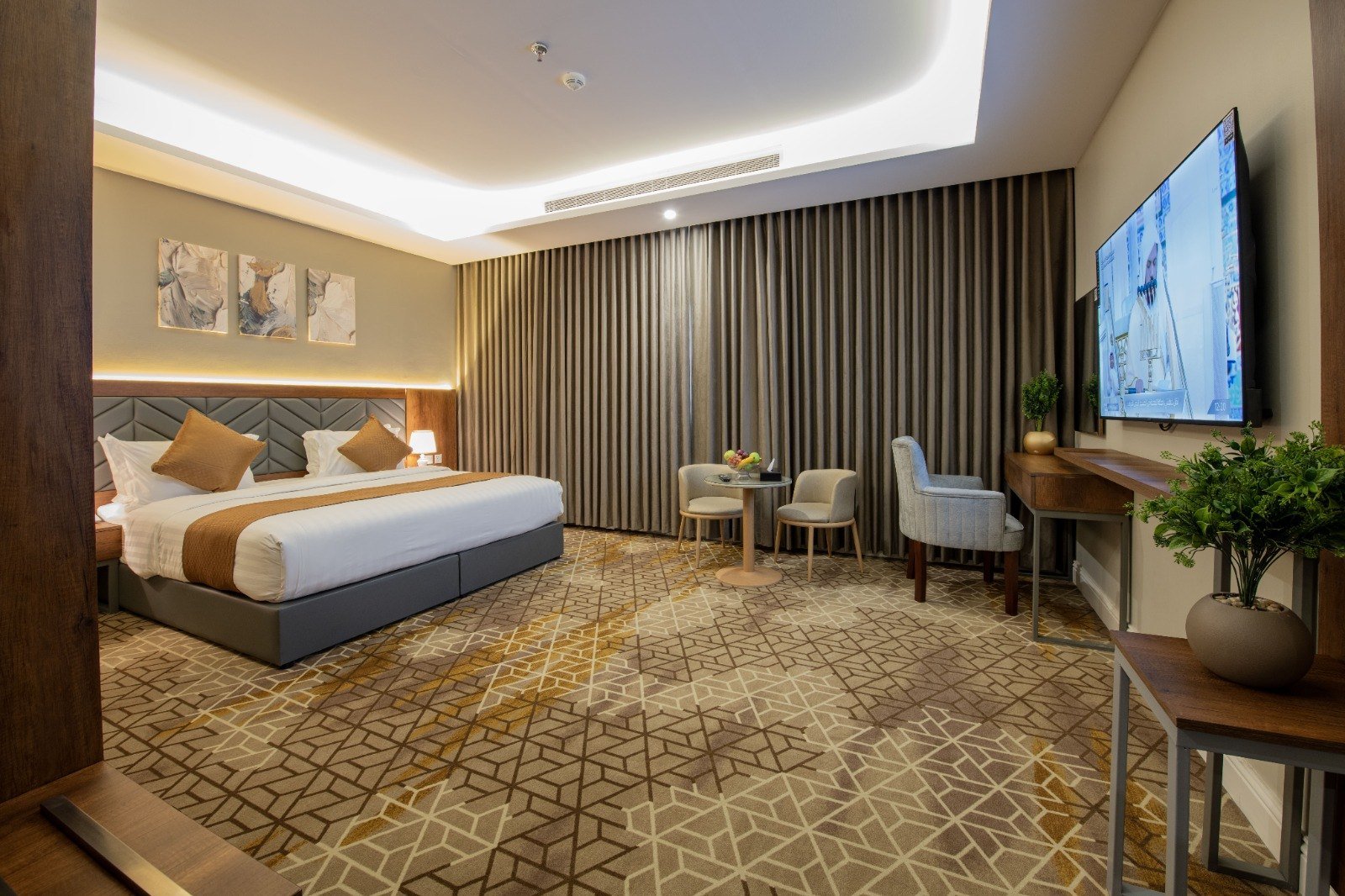 King room — Airport Road
